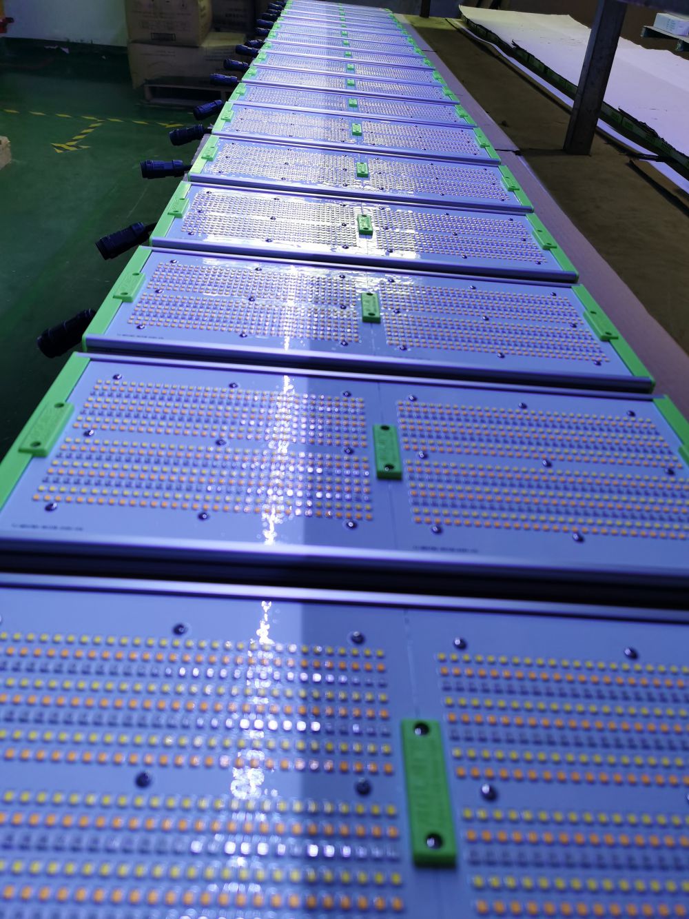 k1体育光电的ＳＭＤＬＥＤ用于公司自产的植物生长灯